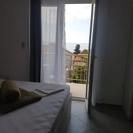 Casa de hóspedes Niksa Divic - Mateo 3*